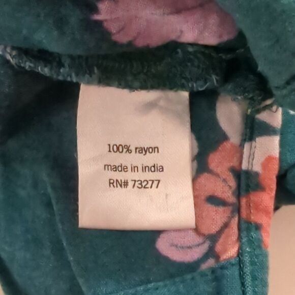 EVRI Green Floral Sleeveless Blouse - Picture 6 of 6